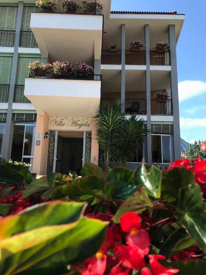 Albergo Villa Angela Toscolano Maderno Exterior photo