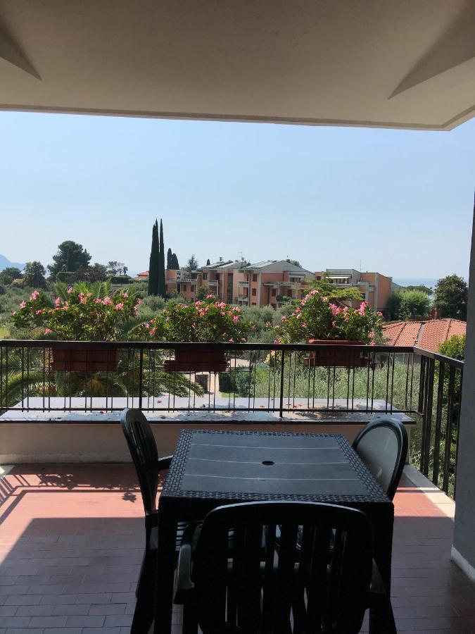 Albergo Villa Angela Toscolano Maderno Exterior photo