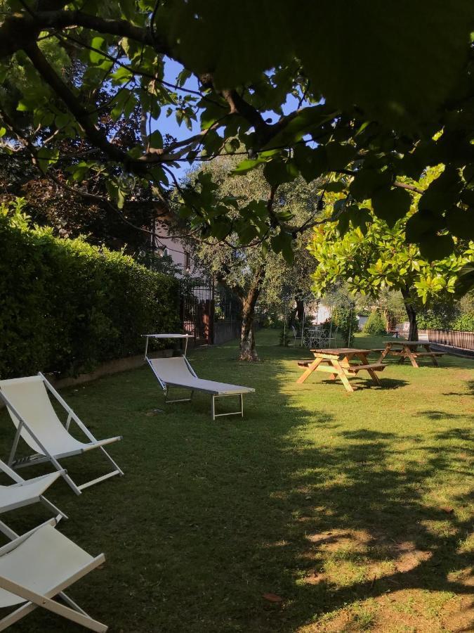 Albergo Villa Angela Toscolano Maderno Exterior photo